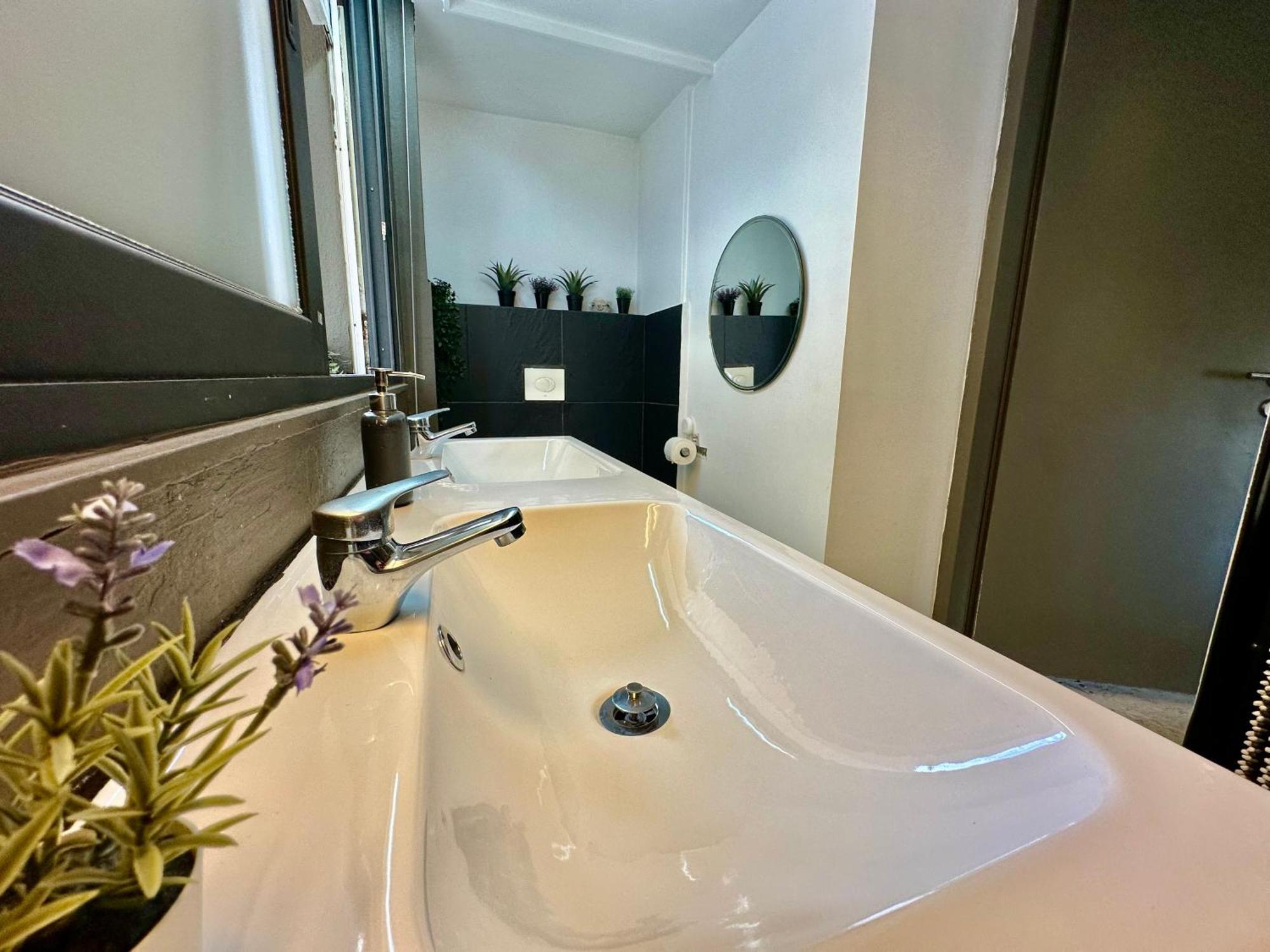 Bright Studio 4 A Short Stay Near Oaka - Iaso - Ygeia - Mitera Hospitals Athen Eksteriør bilde